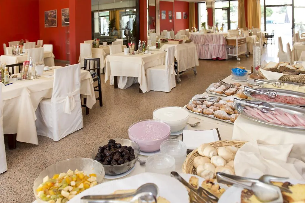 Hotel Torino تْشيزيناتيكو