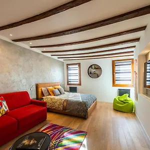 https://gdhouse-806.hotelinveneto.com